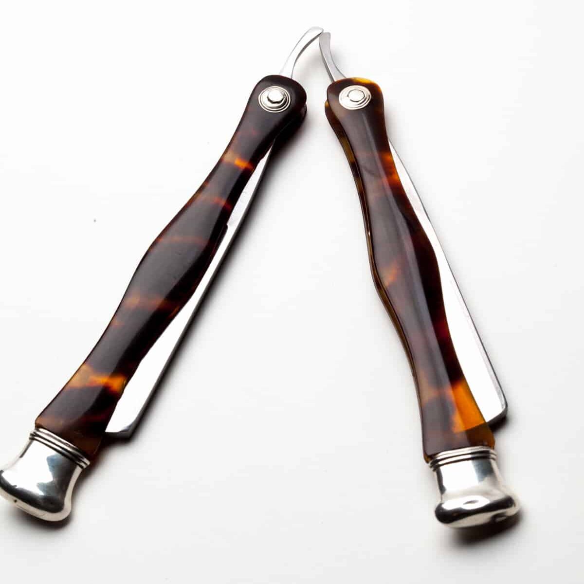French Straight Razors With New Blades Set in Tortoise Shell Scales (1 of 1)